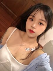 西青粉嫩苗条身材的小姐姐