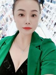 叫声骚骚的少妇