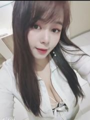 丝袜肥臀风骚大奶妹