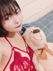 粉粉嫩嫩的兼职妹妹