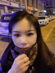 天津河东会喷水的少妇