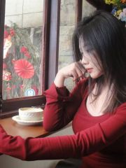 性感嫩妹果然惊艳诱人