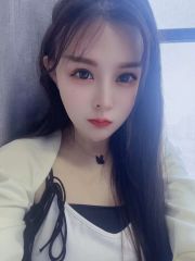 魅惑笑容纯欲女友