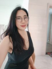 服务型白皙大奶御姐