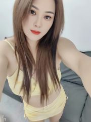 朝阳女孩乖巧听话