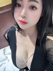 短发韵味风骚女郎