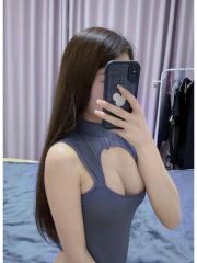 年轻水嫩大胸妹