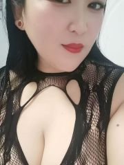 萧山巨乳人妻放的开